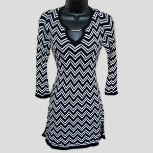 White House Black Market Black and White Chevron Knit Dress (M)